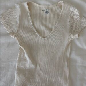 Brandy Melville Ribbed V-Neck Short Sleeve Top — Cream